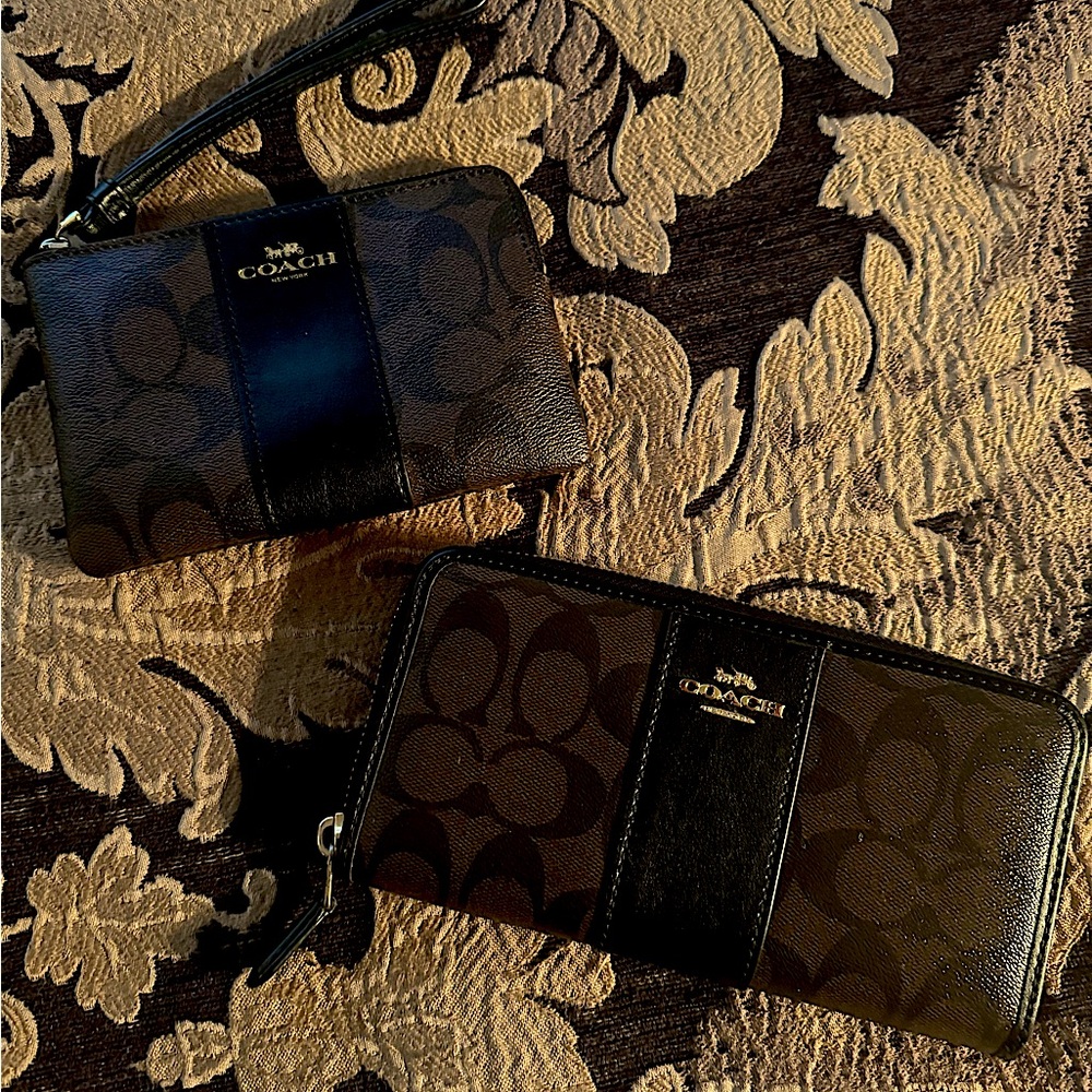 -COACH Signature C Wallet Set- PRICE DROP!!!!!